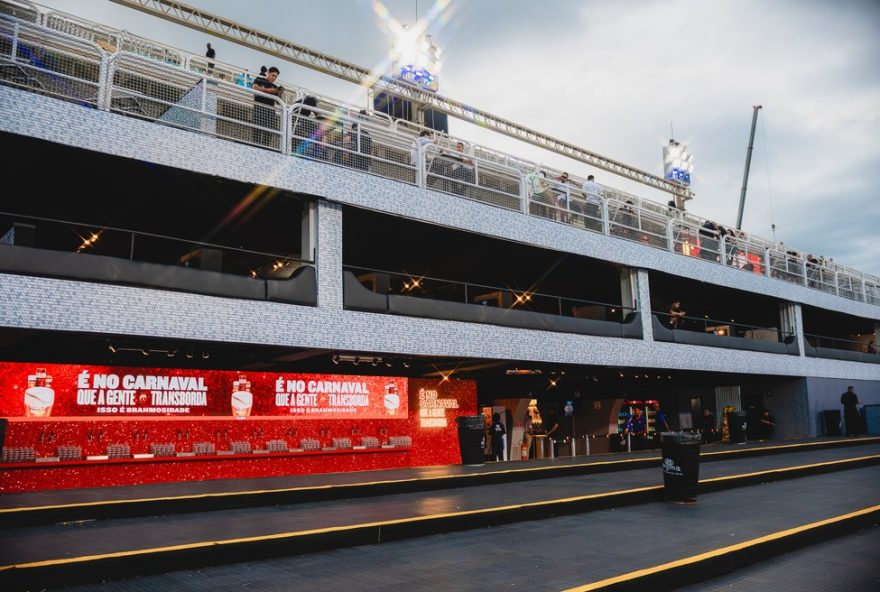 camarote-no1-leva-moradores-de-comunidades-para-assistir-desfiles-na-sapucai camarote-no1-leva-moradores-de-comunidades-para-assistir-desfiles-na-sapucai