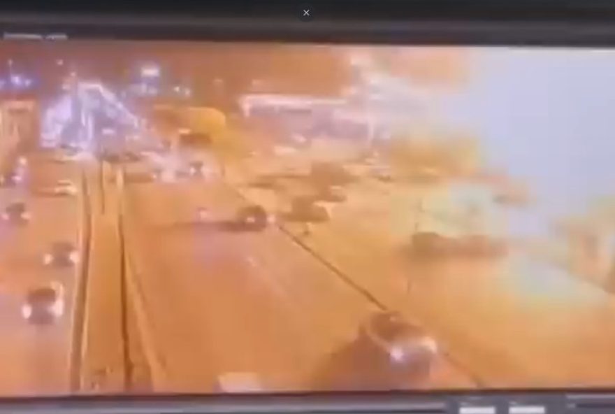 camera-de-monitoramento-flagra-explosao-em-galpao-de-fogos-na-zona-leste-de-sp