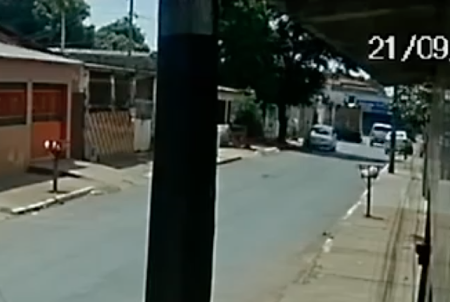 cameras-registram-homem-sendo-atropelado-e-morto-a-facadas-em-goiania