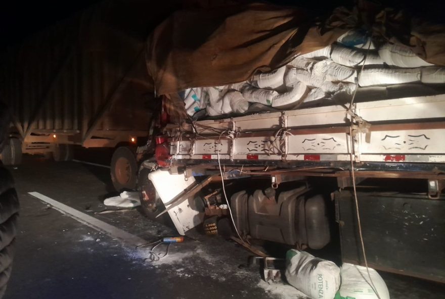 caminhoneiro-morre-em-acidente-na-rodovia-washington-luis-em-santa-adelia3A-tragedia-choca-a-cidade-e-alerta-para-a-seguranca-no-transito