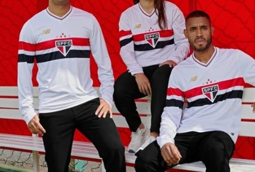 camisas-sao-paulo-tricampeonato-mundial-20053A-lancamento-historico-de-modelos-de-manga-longa
