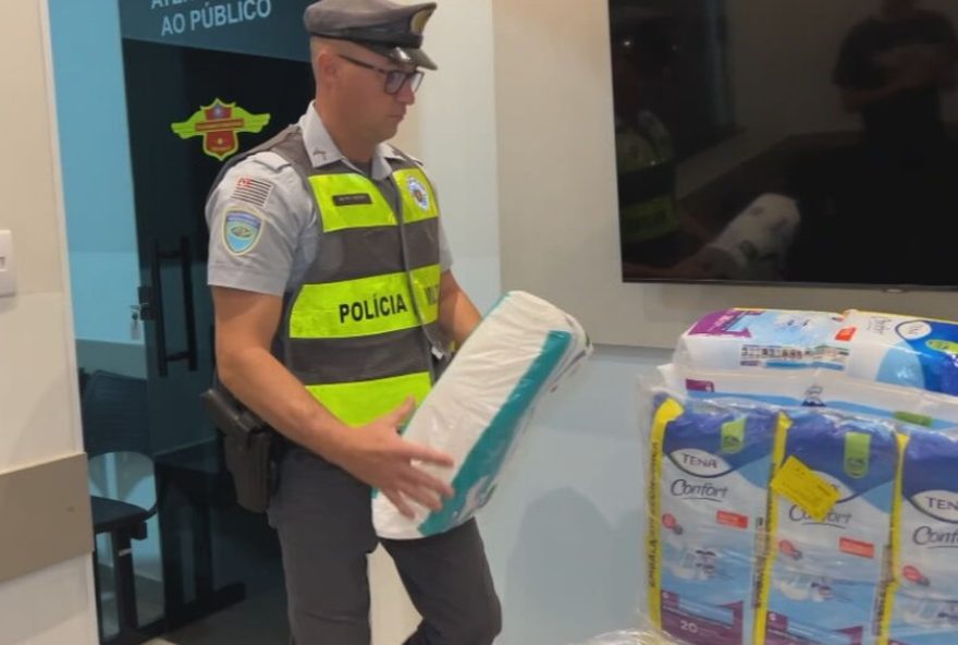 campanha-de-arrecadacao-de-fraldas-geriatricas-pela-policia-rodoviaria-na-regiao-de-marilia-e-bauru3A-participe