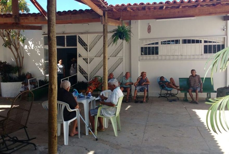 campanha-do-agasalho-do-cantinho-do-aconchego-em-petrolina3A-ajude-os-idosos-com-doacoes-de-inverno