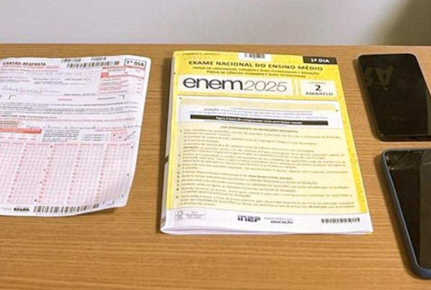 candidato-e-preso-por-fraude-no-enem-ao-burlar-detector-de-metal-com-celular2C-em-caso-de-estelionato