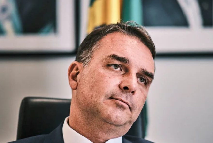candidatura-de-flavio-bolsonaro-afeta-uniao-de-governadores-de-direita-para-2026
