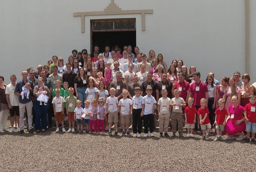 candido-godoi3A-capital-mundial-dos-gemeos-celebra-encontro-emocionante candido-godoi3A-capital-mundial-dos-gemeos-celebra-encontro-emocionante