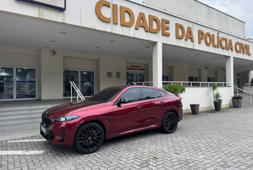 cantor-poze-do-rodo-tem-carro-de-mais-de-r24-1-milhao-levado-por-irregularidade-na-cor.-prisao-por-apologia-ao-crime-e-trafico-de-drogas