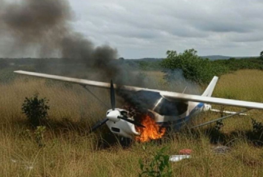 cantor-sertanejo-faz-pouso-de-emergencia-em-minas-gerais-apos-aviao-apresentar-falhas3A-vida-passa-como-um-filme cantor-sertanejo-faz-pouso-de-emergencia-em-minas-gerais-apos-aviao-apresentar-falhas3A-vida-passa-como-um-filme