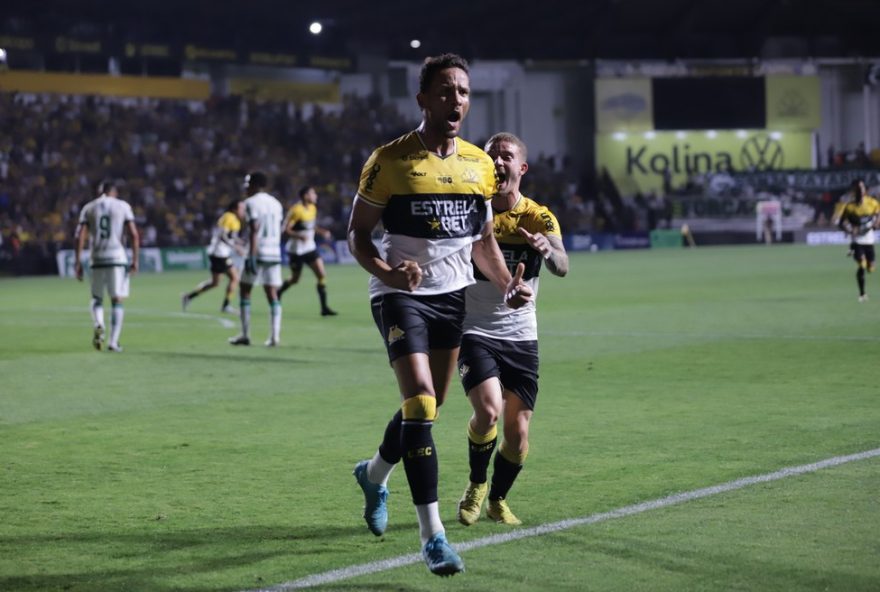 capitao-rodrigo-renova-contrato-com-criciuma-ate-20263A-confianca2C-versatilidade-e-lideranca-para-o-tigre-na-busca-pelo-sucesso capitao-rodrigo-renova-contrato-com-criciuma-ate-20263A-confianca2C-versatilidade-e-lideranca-para-o-tigre-na-busca-pelo-sucesso