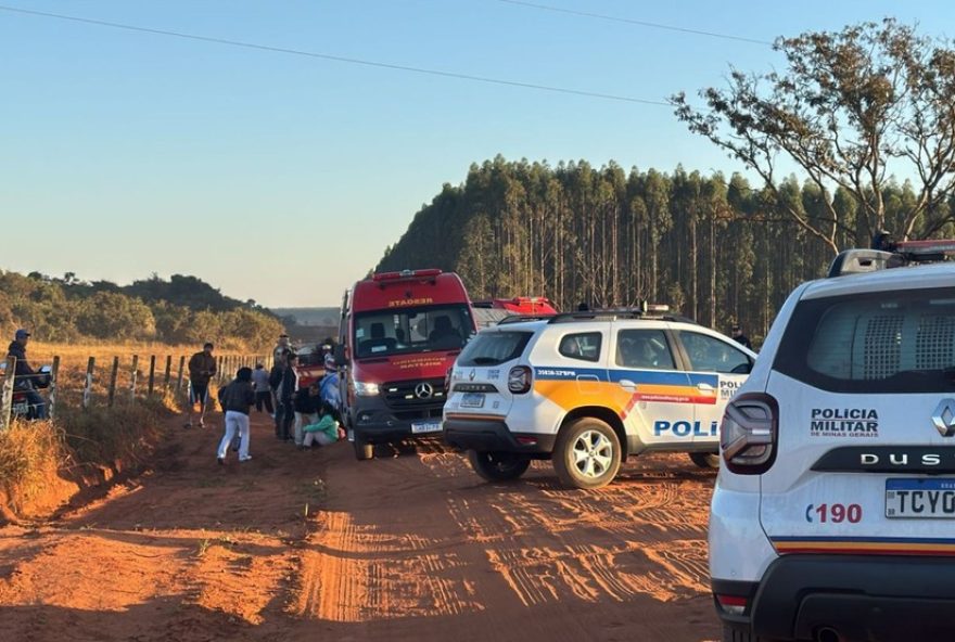 capotamento-de-van-escolar-na-zona-rural-de-uberlandia3A-cerca-de-15-vitimas-conscientes