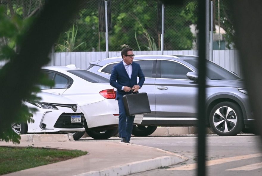 cardiologista-de-bolsonaro-vai-a-pf-apos-autorizacao-de-moraes cardiologista-de-bolsonaro-vai-a-pf-apos-autorizacao-de-moraes