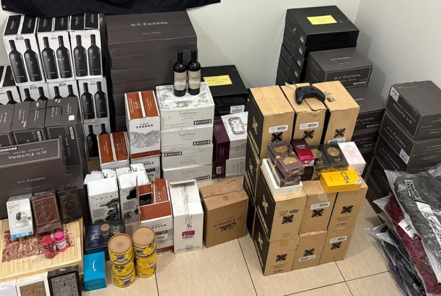 carga-de-vinhos-avaliada-em-r24100-mil-e-apreendida-em-campina-verde