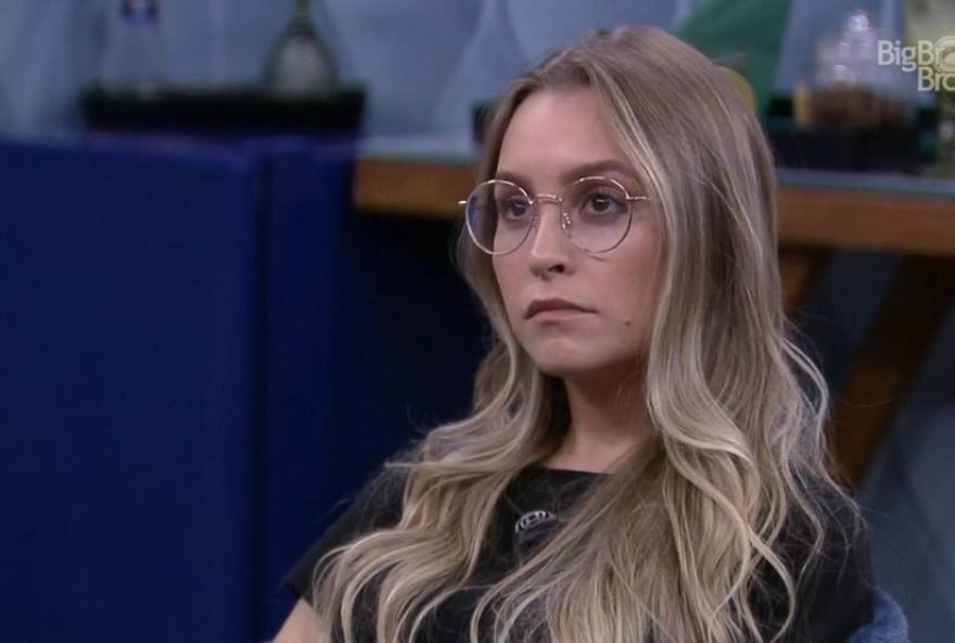 Carla Diaz escuta conversa de Rodolffo e Arthur no Quarto Secreto do BBB21 — Foto: Globo