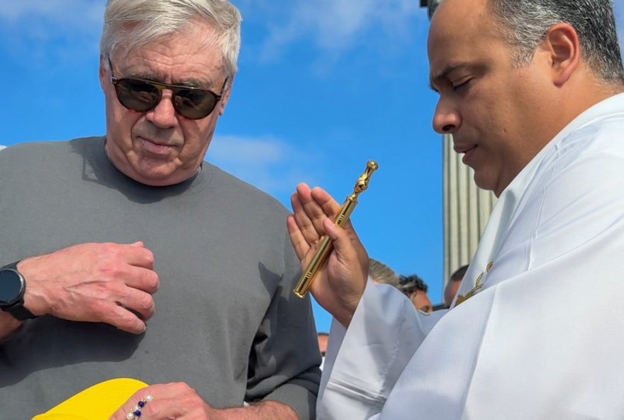 carlo-ancelotti-visita-o-cristo-redentor3A-um-momento-especial-como-tecnico-brasileiro