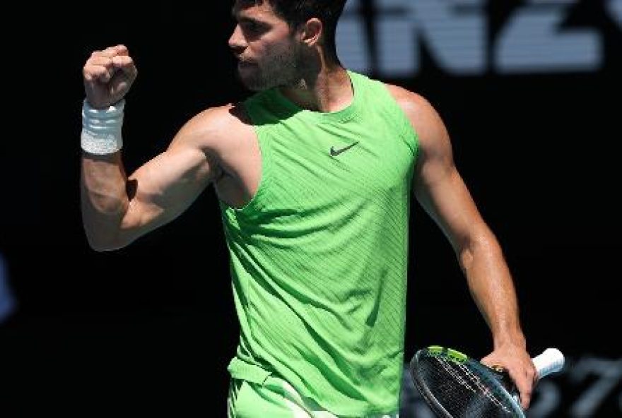carlos-alcaraz-alcanca-as-oitavas-do-australian-open-e-iguala-marca-de-bjorn-borg carlos-alcaraz-alcanca-as-oitavas-do-australian-open-e-iguala-marca-de-bjorn-borg