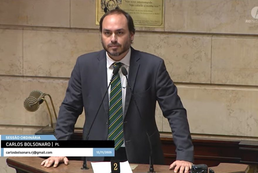 carlos-bolsonaro-anuncia-candidatura-ao-senado-em-santa-catarina-apos-renunciar-como-vereador-no-rio carlos-bolsonaro-anuncia-candidatura-ao-senado-em-santa-catarina-apos-renunciar-como-vereador-no-rio