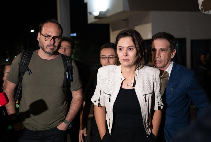 carlos-bolsonaro-apoia-possivel-candidatura-de-michelle-bolsonaro-ao-senado-no-df carlos-bolsonaro-apoia-possivel-candidatura-de-michelle-bolsonaro-ao-senado-no-df