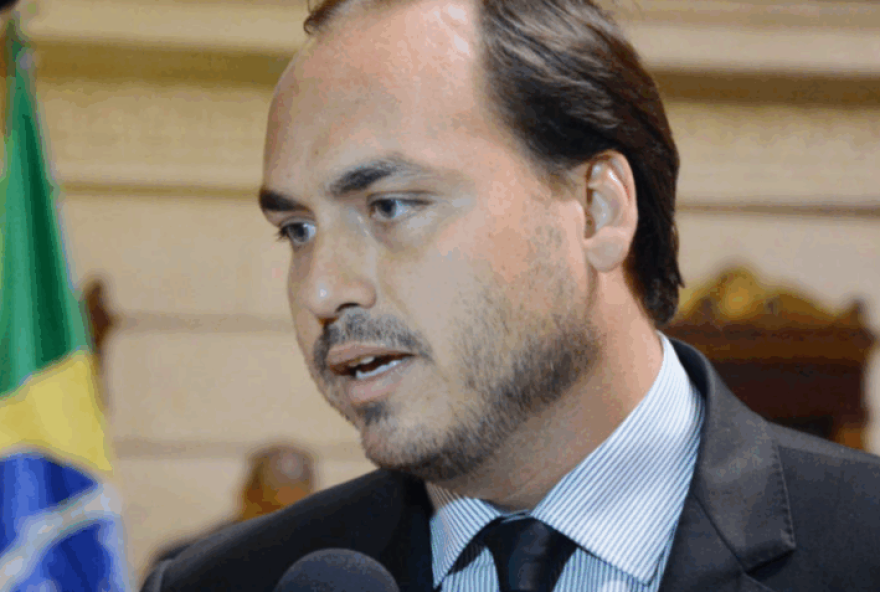 carlos-bolsonaro-aponta-desencontro-no-pl-e-isolamento-de-bolsonaro carlos-bolsonaro-aponta-desencontro-no-pl-e-isolamento-de-bolsonaro