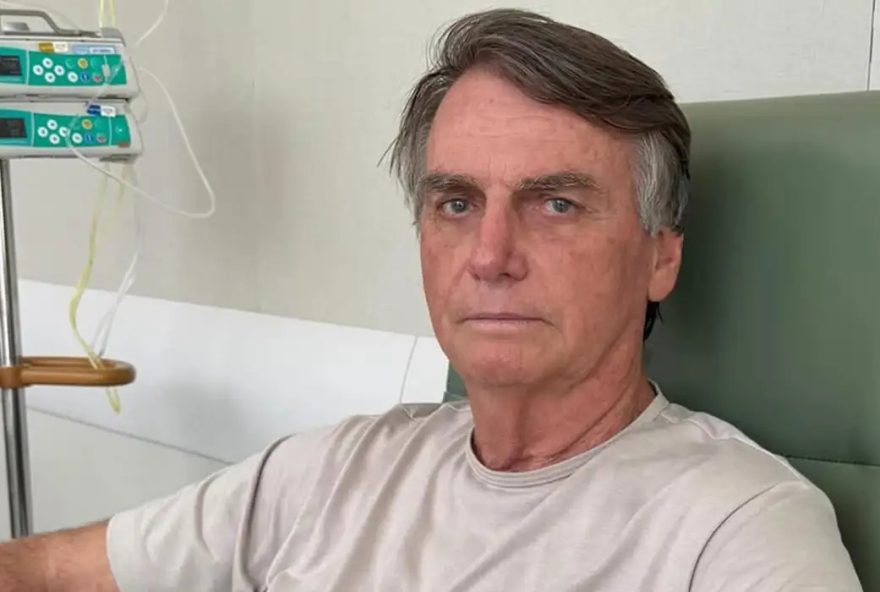 carlos-bolsonaro-atualiza-estado-de-saude-de-jair-bolsonaro-internado-na-uti-em-brasilia carlos-bolsonaro-atualiza-estado-de-saude-de-jair-bolsonaro-internado-na-uti-em-brasilia