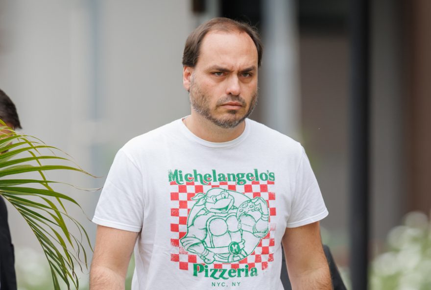 carlos-bolsonaro-critica-centrao-em-meio-a-articulacoes-de-flavio carlos-bolsonaro-critica-centrao-em-meio-a-articulacoes-de-flavio