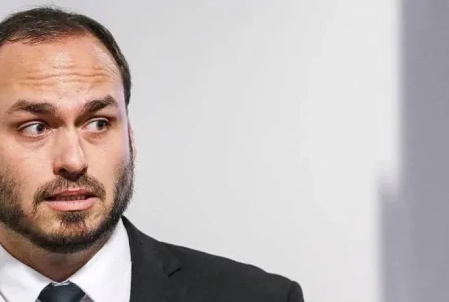 carlos-bolsonaro-critica-escolta-em-ida-ao-hospital