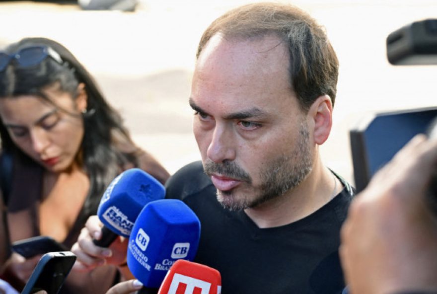 carlos-bolsonaro-critica-prisao-de-bolsonaro-na-papuda3A-inacreditavel carlos-bolsonaro-critica-prisao-de-bolsonaro-na-papuda3A-inacreditavel