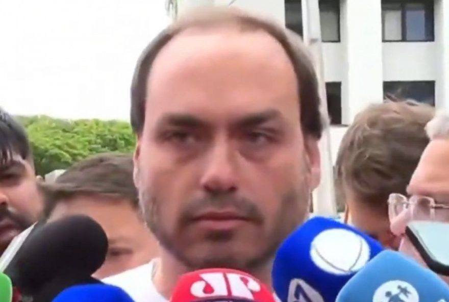 carlos-bolsonaro-critica-restricao-de-visitas-ao-pai-na-pf carlos-bolsonaro-critica-restricao-de-visitas-ao-pai-na-pf