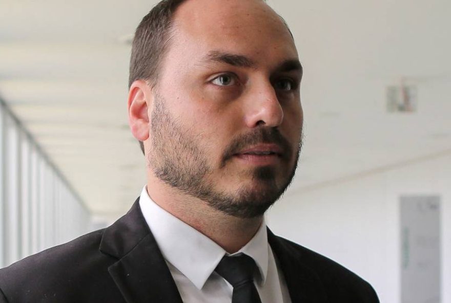 carlos-bolsonaro-critica-situacao-de-silvinei2C-anderson-torres-e-bolsonaro-na-papuda carlos-bolsonaro-critica-situacao-de-silvinei2C-anderson-torres-e-bolsonaro-na-papuda