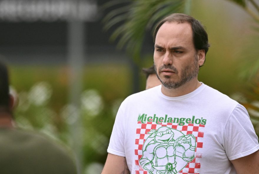 carlos-bolsonaro-lista-doencas-do-ex-presidente-apos-pgr-defender-prisao-domiciliar-de-augusto-heleno carlos-bolsonaro-lista-doencas-do-ex-presidente-apos-pgr-defender-prisao-domiciliar-de-augusto-heleno