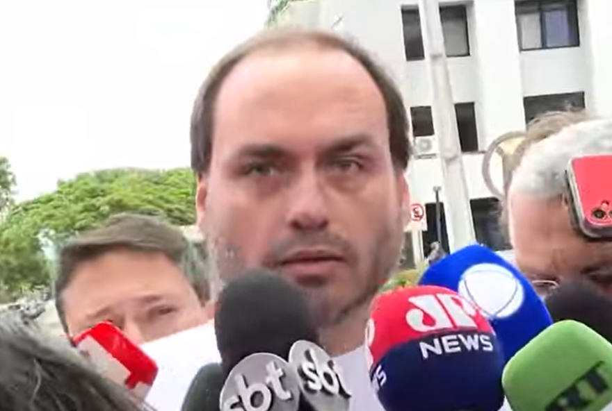 carlos-bolsonaro-revela-22saude-emocional-vem-sendo-desgastada22-de-bolsonaro