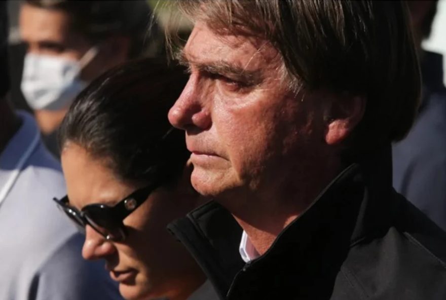 carlos-bolsonaro-revela-que-jair-bolsonaro-passou-mal-e-esta-em-observacao carlos-bolsonaro-revela-que-jair-bolsonaro-passou-mal-e-esta-em-observacao