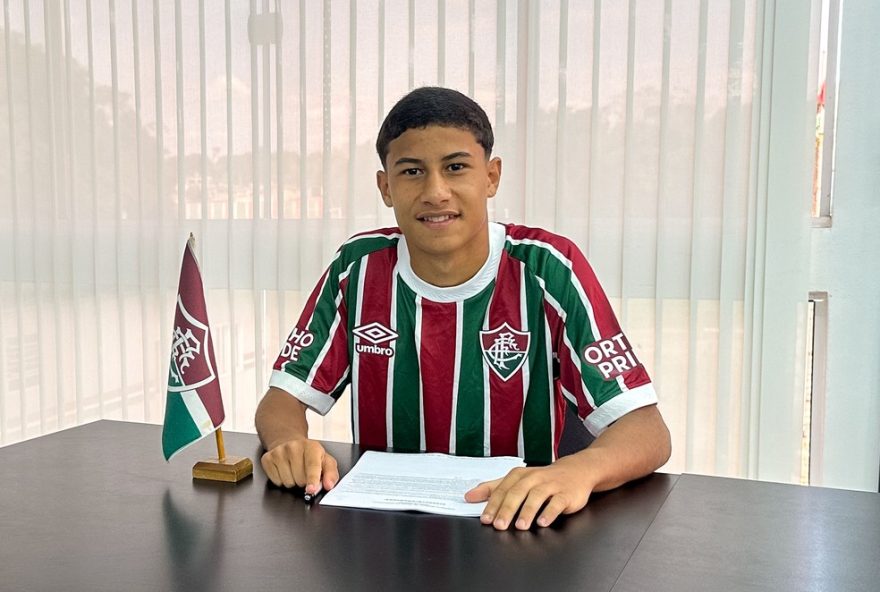 carlos-miguel2C-joia-potiguar-de-16-anos2C-assina-contrato-profissional-com-o-fluminense3A-conheca-a-revelacao-do-futebol-brasileiro