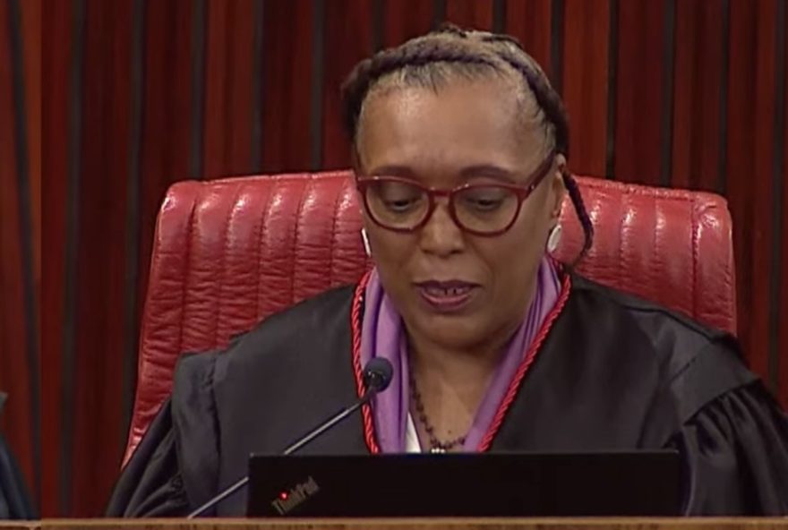 carmen-lucia-denuncia-racismo-contra-ministra-do-tse-em-evento-do-governo3A-uma-postura-inaceitavel