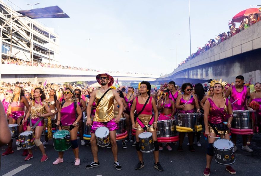 carnaval-de-bh-se-destaca-entre-os-cinco-mais-procurados-por-turistas-estrangeiros-em-20252C-revela-embratur.-venha-aproveitar