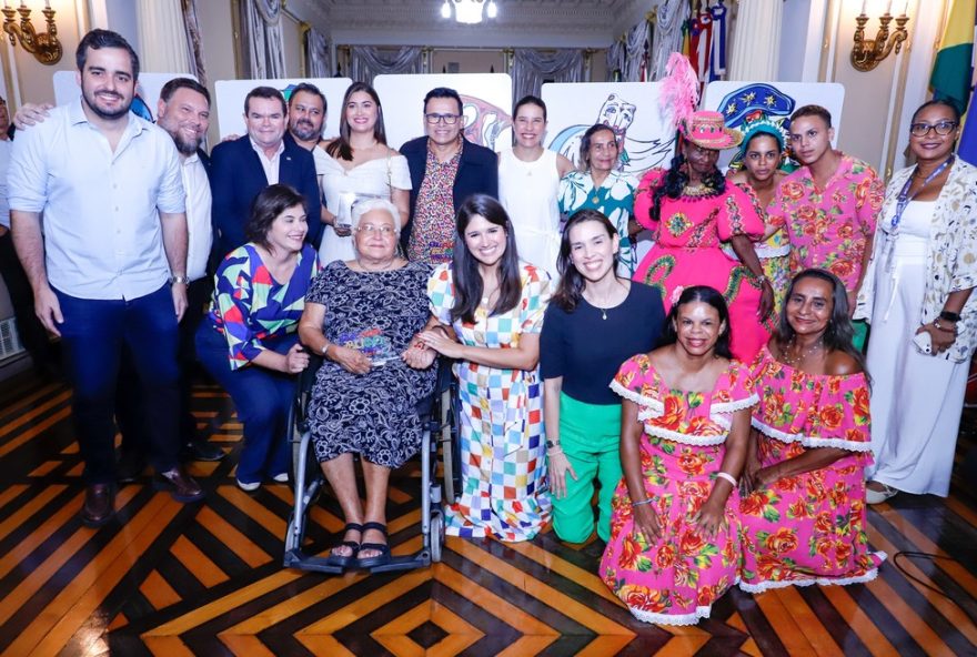 carnaval-de-pernambuco-20253A-capiba2C-almir-rouche2C-dona-nira-e-mestra-ana-lucia-sao-homenageados