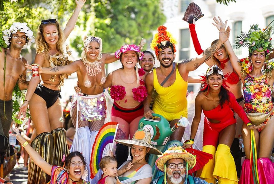 carnaval-de-rua-do-rio-de-janeiro-inicia-com-mais-de-460-blocos-em-desfile carnaval-de-rua-do-rio-de-janeiro-inicia-com-mais-de-460-blocos-em-desfile