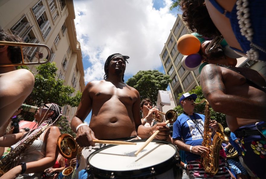 carnaval-de-rua-em-sao-paulo3A-casa-comigo2C-alceu-valenca-e-mais-blocos-agitam-as-ruas-neste-sabado-curtiu3F