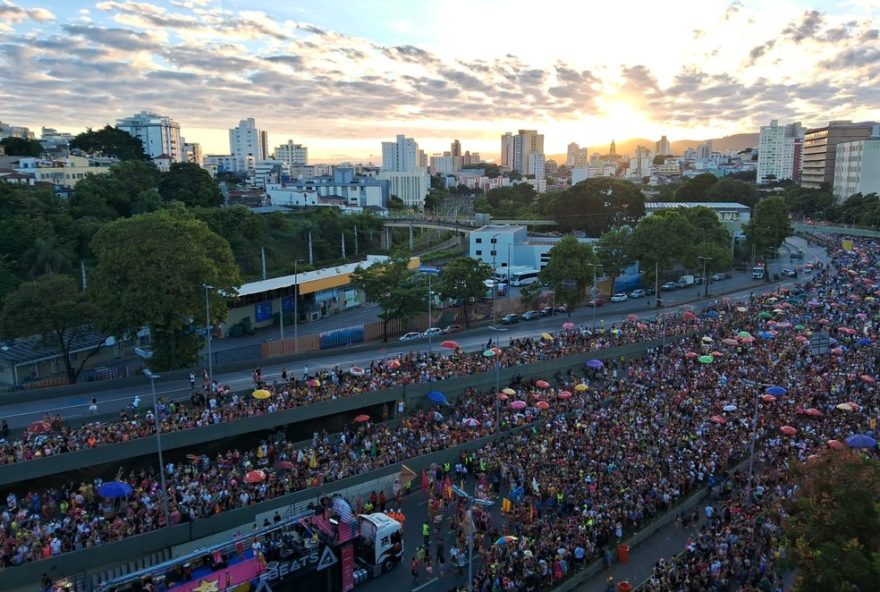 carnaval-em-bh3A-bloco-entao2C-brilha-da-inicio-a-folia-nas-ruas-da-cidade carnaval-em-bh3A-bloco-entao2C-brilha-da-inicio-a-folia-nas-ruas-da-cidade