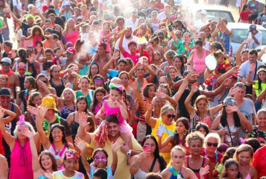 carnaval-em-itanhaem-20263A-desfiles-e-blocos-de-rua-na-praia carnaval-em-itanhaem-20263A-desfiles-e-blocos-de-rua-na-praia