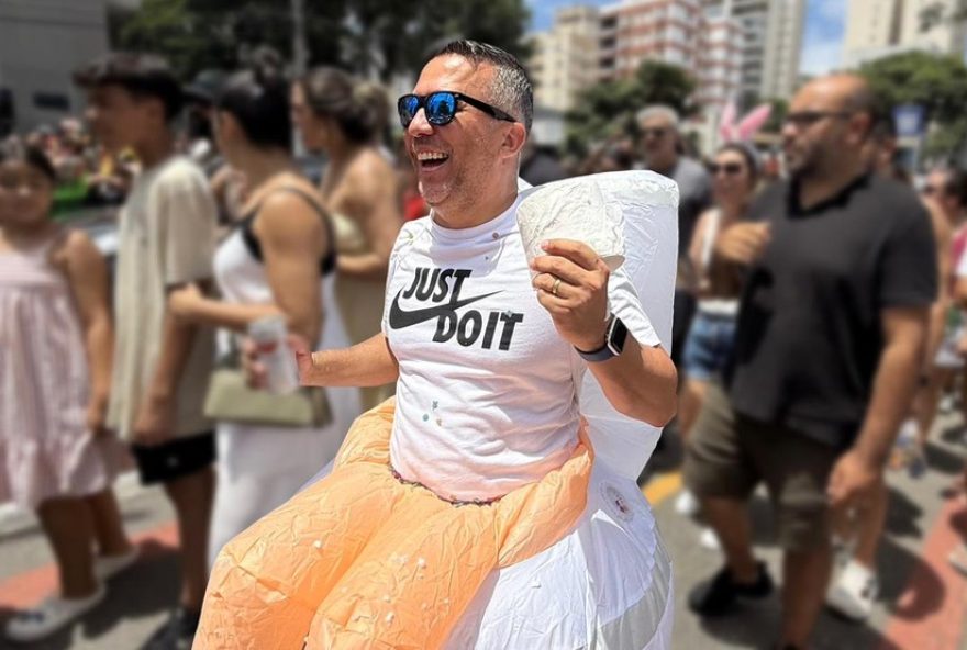 carnaval-em-sao-jose-dos-campos3A-bloco-galinha-dangola-reune-20-mil-folioes-em-festa-familiar carnaval-em-sao-jose-dos-campos3A-bloco-galinha-dangola-reune-20-mil-folioes-em-festa-familiar