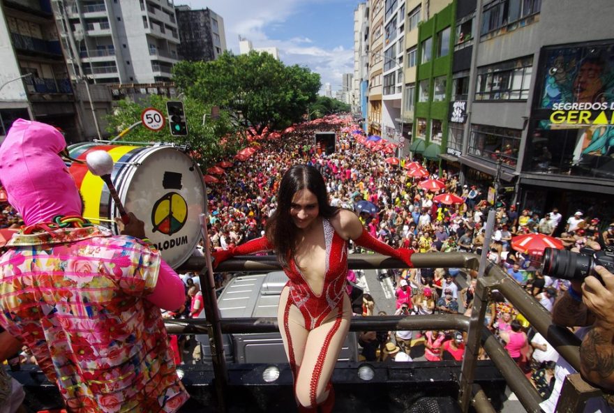 carnaval-em-sao-paulo3A-mais-de-80-blocos-agitam-as-ruas-da-capital