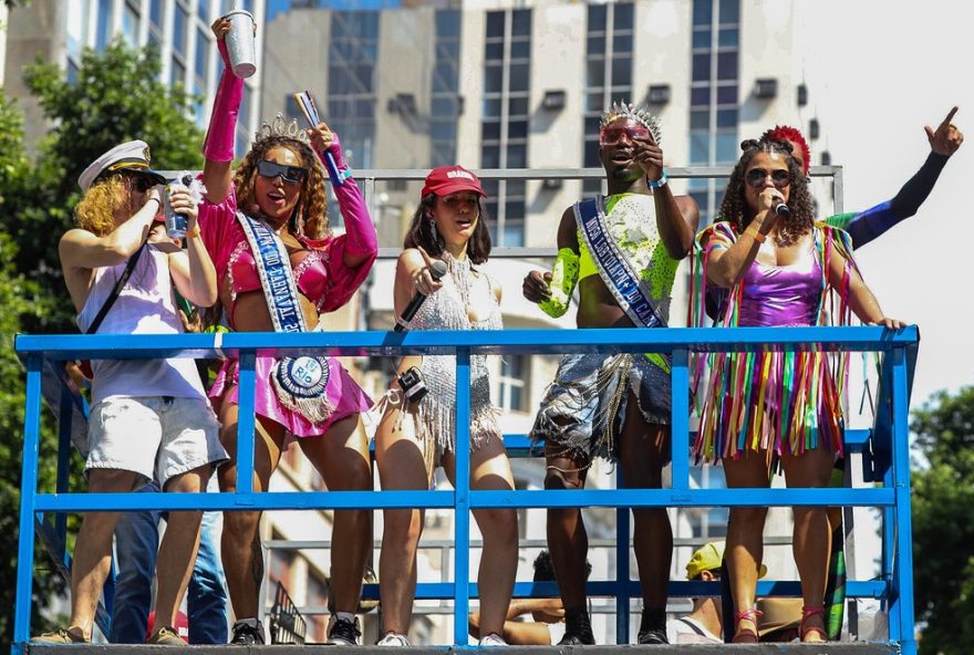 carnaval-no-rio-de-janeiro3A-confira-a-programacao-dos-43-blocos-desta-segunda-feira carnaval-no-rio-de-janeiro3A-confira-a-programacao-dos-43-blocos-desta-segunda-feira