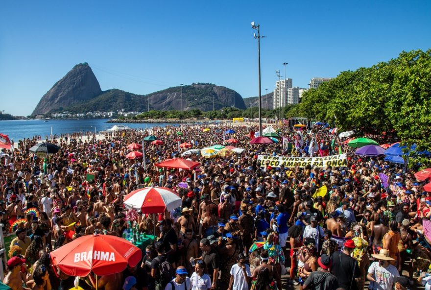 carnaval-rio-20263A-megablocos-com-mais-de-10-mil-folioes-em-varios-circuitos carnaval-rio-20263A-megablocos-com-mais-de-10-mil-folioes-em-varios-circuitos