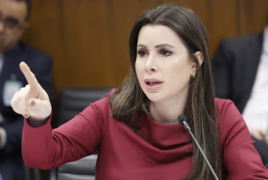 carol-de-toni-deixa-o-pl-apos-veto-a-candidatura-ao-senado carol-de-toni-deixa-o-pl-apos-veto-a-candidatura-ao-senado