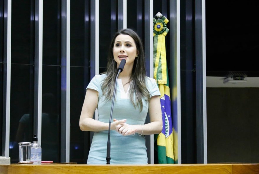 carol-de-toni-deve-sair-do-pl-apos-descarte-como-candidata-ao-senado-em-sc3A-entenda-a-situacao-da-deputada-federal carol-de-toni-deve-sair-do-pl-apos-descarte-como-candidata-ao-senado-em-sc3A-entenda-a-situacao-da-deputada-federal