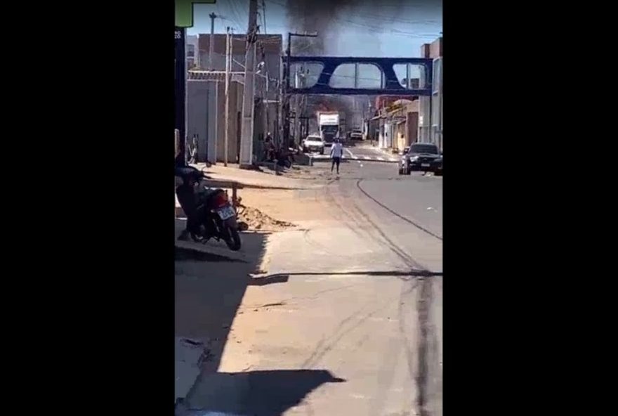 carreta-em-chamas-assusta-moradores-de-balsas-no-sul-do-maranhao3A-incidente-controlado-pelo-corpo-de-bombeiros