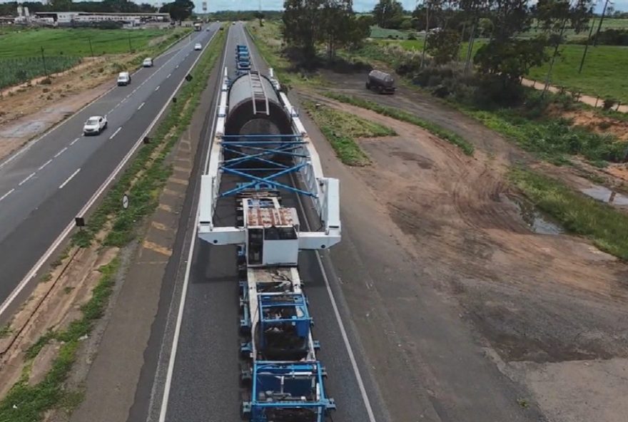 carreta-gigante-transporta-moinho-industrial-de-quase-700-toneladas-em-goias3A-veja-o-trajeto-de-70-km-e-interdicoes-na-rodovia carreta-gigante-transporta-moinho-industrial-de-quase-700-toneladas-em-goias3A-veja-o-trajeto-de-70-km-e-interdicoes-na-rodovia