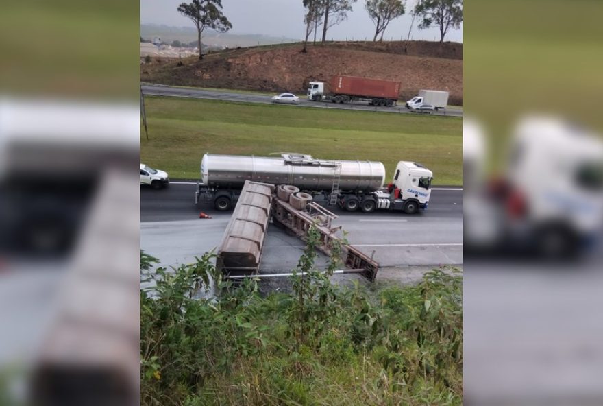 carreta-tomba-na-rodovia-dos-bandeirantes-em-jundiai2C-causando-congestionamento carreta-tomba-na-rodovia-dos-bandeirantes-em-jundiai2C-causando-congestionamento