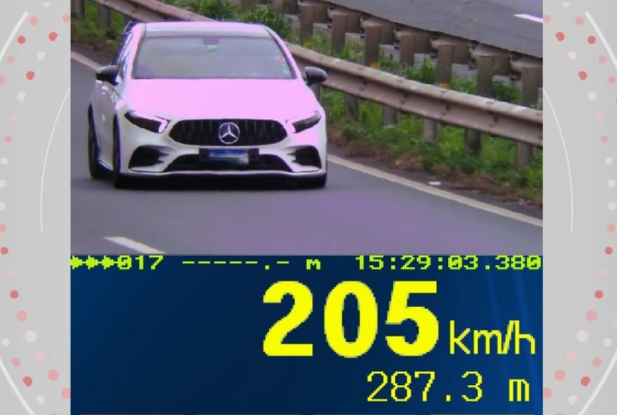 carro-de-luxo-a-200-km2Fh-no-parana3A-multas-e-penalidades-de-velocidade carro-de-luxo-a-200-km2Fh-no-parana3A-multas-e-penalidades-de-velocidade