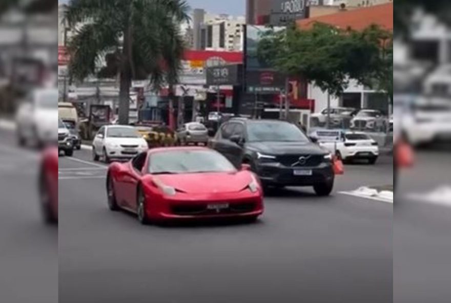 carros-de-luxo-tomam-as-ruas-de-goiania3B-veja
